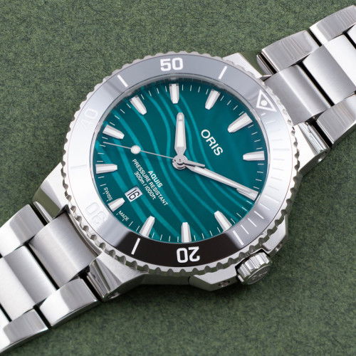 Helen Kirchhofer - Oris Aquis Date Yangtze Jiangtun Limited Edition - 01 733 7789 4197-Set