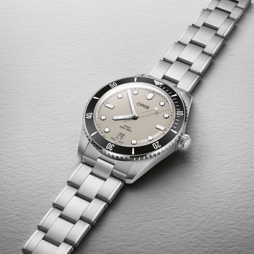 Helen Kirchhofer - Oris Divers Date - 01 733 7795 4051-Set