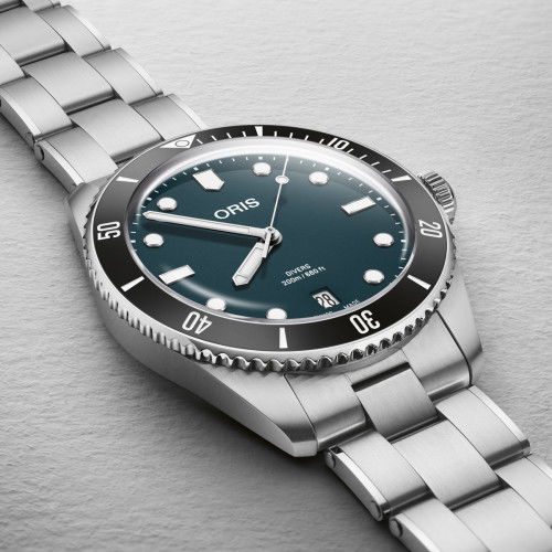 Helen Kirchhofer - Oris Divers Date - 01 733 7795 4055-Set