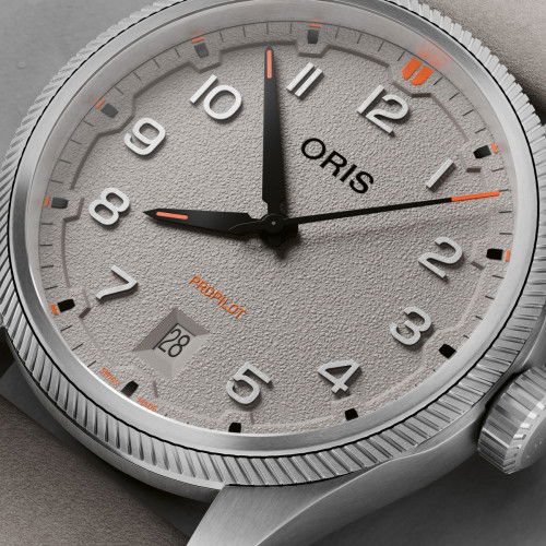 Helen Kirchhofer - Oris ProPilot Date - 01 733 7805 4163-07 6 20 15LC