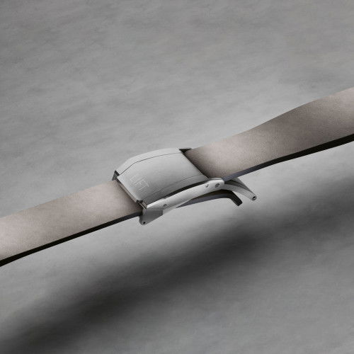 Helen Kirchhofer - Oris ProPilot Date - 01 733 7805 4163-07 6 20 15LC