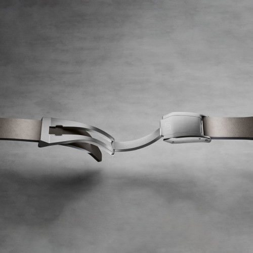 Helen Kirchhofer - Oris ProPilot Date - 01 733 7805 4163-07 6 20 15LC