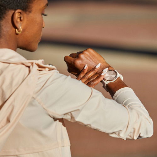 Helen Kirchhofer - Garmin Vivomove Trend Peach Gold Ivory - 010-02665-01