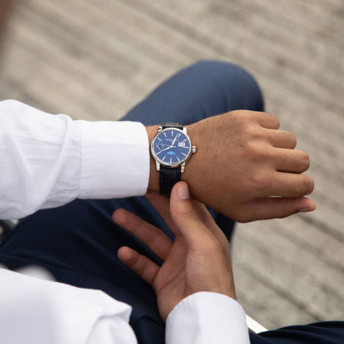 Helen Kirchhofer - Frederique Constant Manufacture Classic Power Reserve Big Date - FC-735N3H6