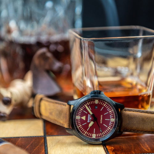 Helen Kirchhofer - Traser P67 Officer Automatic - 110758