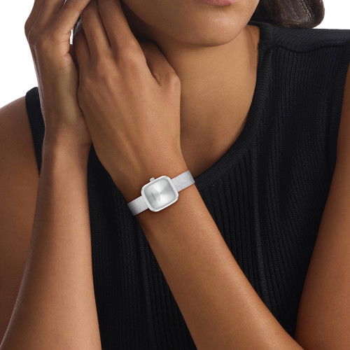 Helen Kirchhofer - Calvin Klein Adore - 25100098