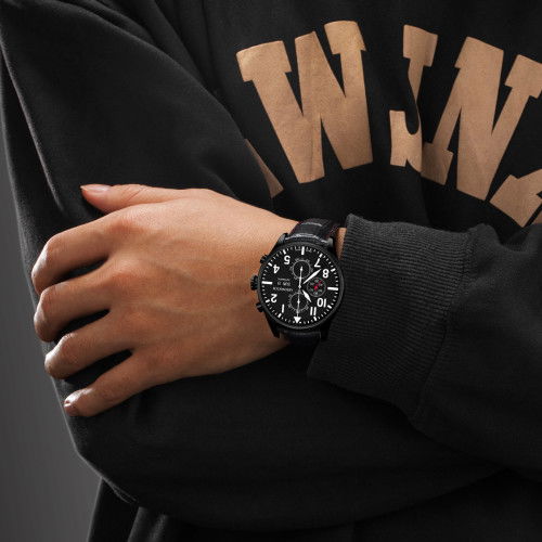 Helen Kirchhofer - Aerowatch Les Grandes Classiques Pilote Chronograph - A 61989 NO09