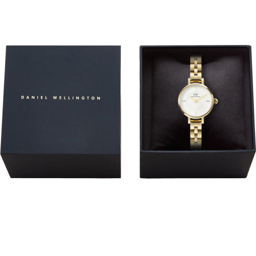 Helen Kirchhofer - Daniel Wellington Petite Mini Arch 3-link White Gold - DW00100855