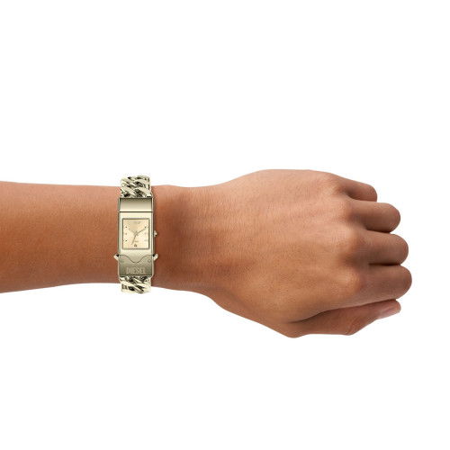 Helen Kirchhofer - Diesel Closer - DZ2235