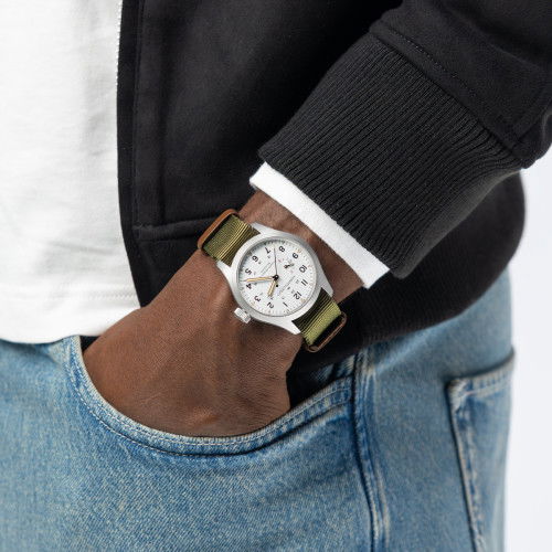 Helen Kirchhofer - Hamilton Khaki Field Mechanical Power Reserve (40 mm) - H69509910