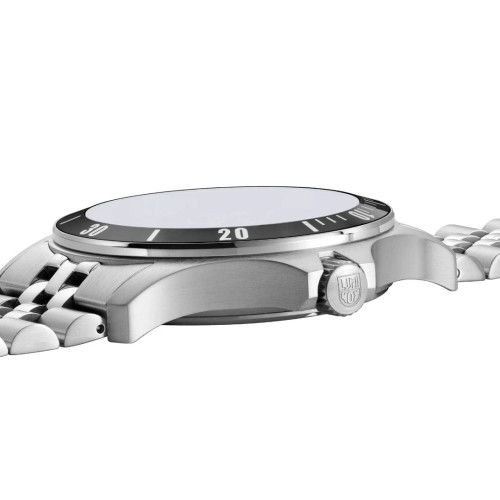 Helen Kirchhofer - Luminox Sport TImer 0910 Series - XS.0911