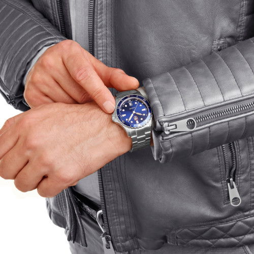 Helen Kirchhofer - Luminox Sport Timer 0940 Series - XS.0943