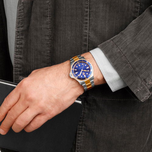 Helen Kirchhofer - Luminox Sport Timer 0940 Series - XS.0944