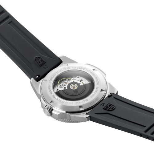 Helen Kirchhofer - Luminox Pacific Diver Auto 3100 Series - XS.3101