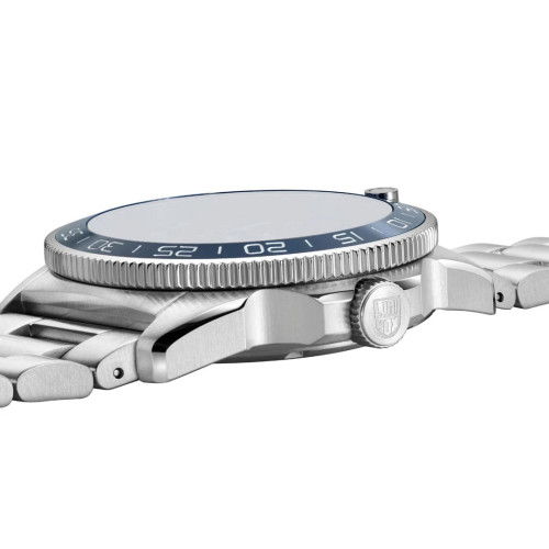 Helen Kirchhofer - Luminox Pacific Diver Auto 3100 Series - XS.3104