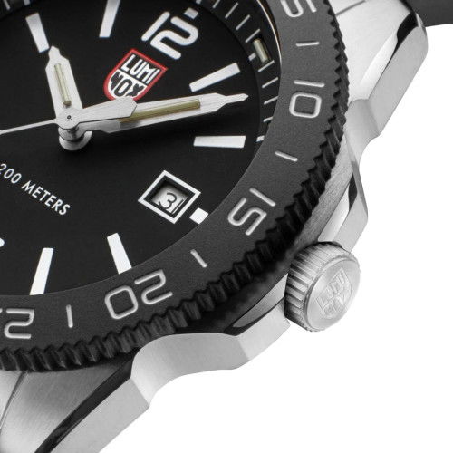 Helen Kirchhofer - Luminox Pacific Diver 3120 Series - XS.3121.1