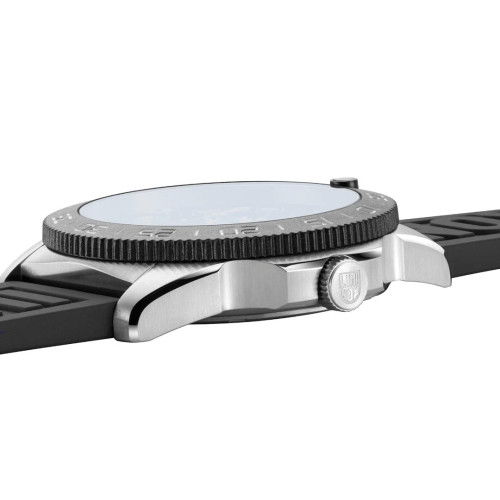 Helen Kirchhofer - Luminox Pacific Diver 3120 Series - XS.3121.1