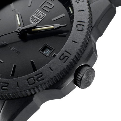 Helen Kirchhofer - Luminox Pacific Diver 3120 Series - XS.3121.BO.1