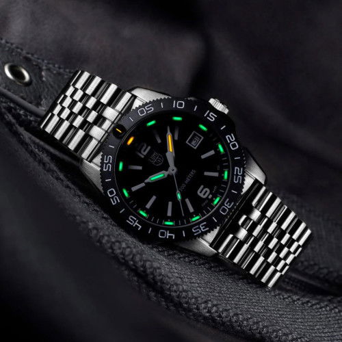 Helen Kirchhofer - Luminox Pacific Diver 3120M Series - XS.3122M.1