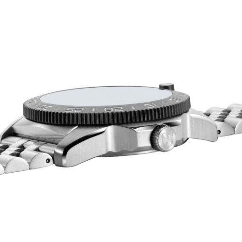 Helen Kirchhofer - Luminox Pacific Diver 3120M Series - XS.3123M.SET.1