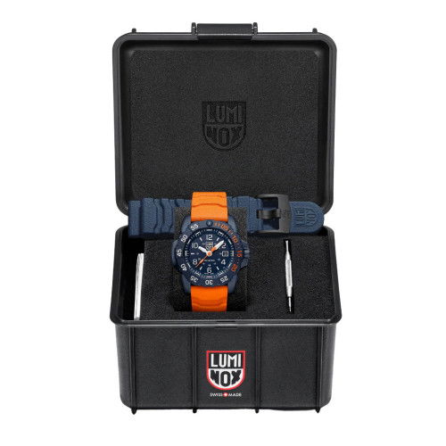 Helen Kirchhofer - Luminox Navy Seal Steel 3250 Series - XS.3253.CBNSF.SET