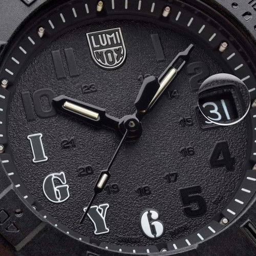 Helen Kirchhofer - Luminox Navy Seal 3600 Series Limited Edition - XS.3611.IGY6.NSF