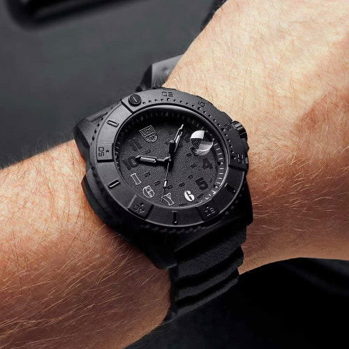 Helen Kirchhofer - Luminox Navy Seal 3600 Series Limited Edition - XS.3611.IGY6.NSF