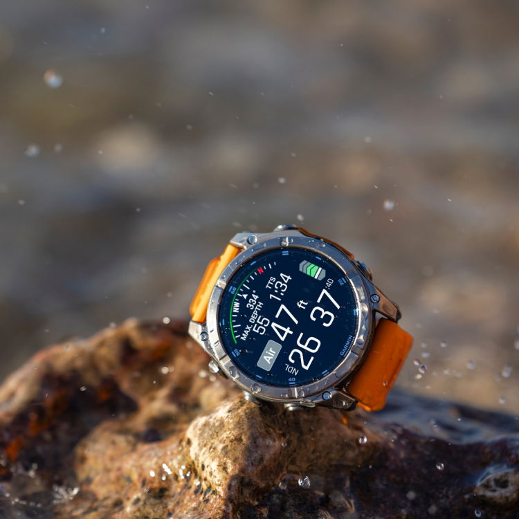 Garmin Fenix 8 Amoled Sapphire Titanium Orange Spark 51 mm 010 02905 11 Helen Kirchhofer