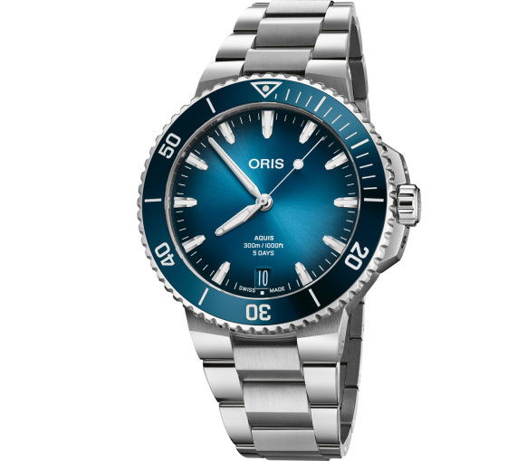 Helen Kirchhofer - Oris Aquis Date Caliber 400 - 01 400 7790 4135-07 8 23 02PEB