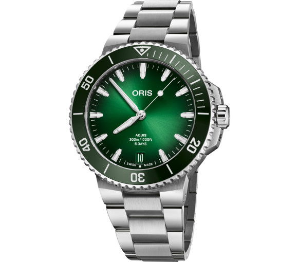 Helen Kirchhofer - Oris Aquis Date Caliber 400 - 01 400 7790 4157-07 8 23 02PEB